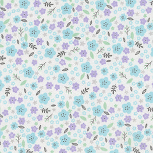 Doodle Baby Flannel - White Floral Fat Quarter by Benartex
