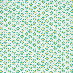 Chalk Garden - White Floral Fat Quarter by Benartex